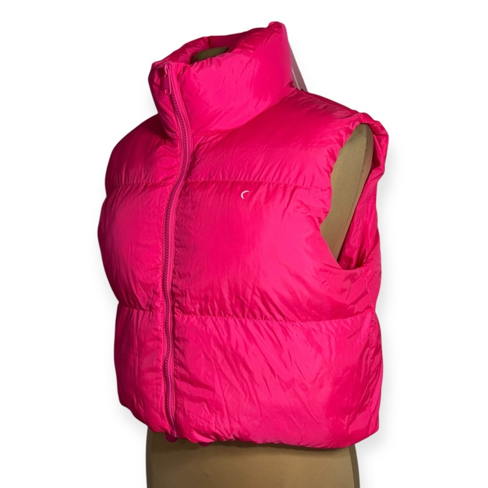ZYIA hot pink cropped puffer vest Size Medium ZYIA elevate puffer vest - Picture 4 of 9